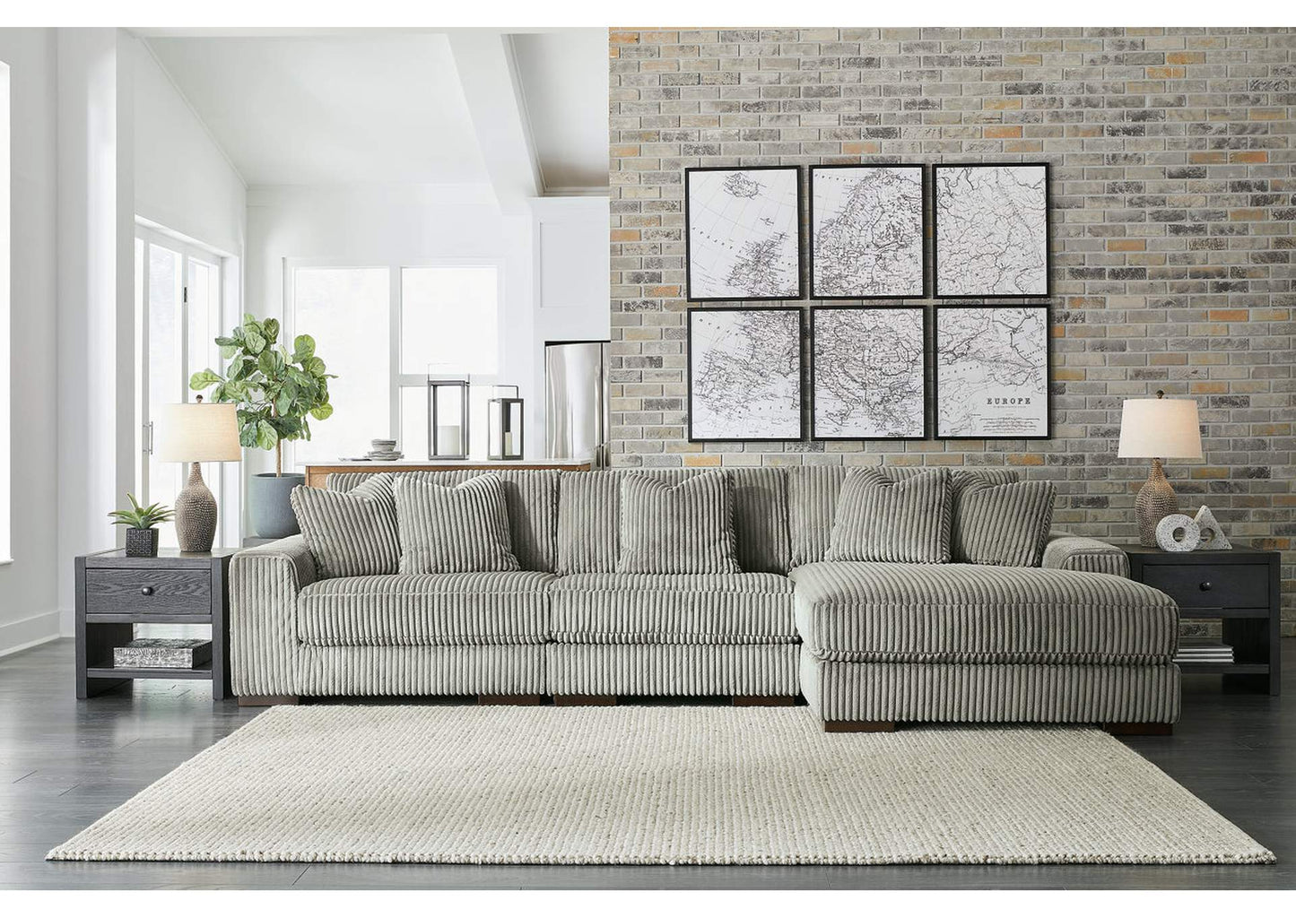 Lindyn 3-Piece Sectional with Chaise