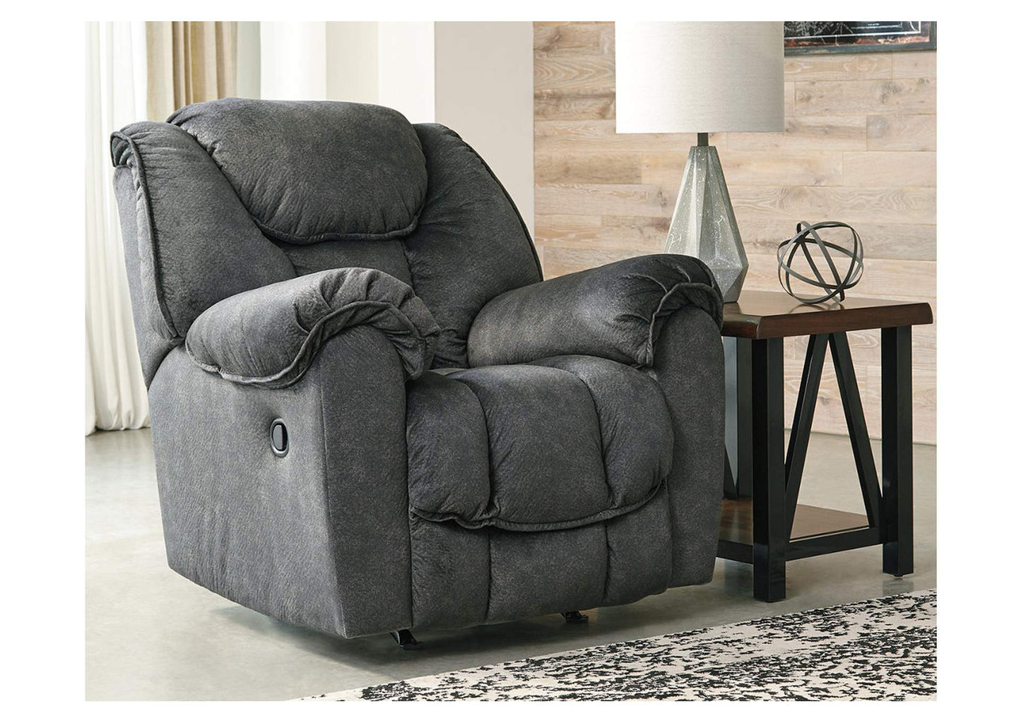 Capehorn Recliner