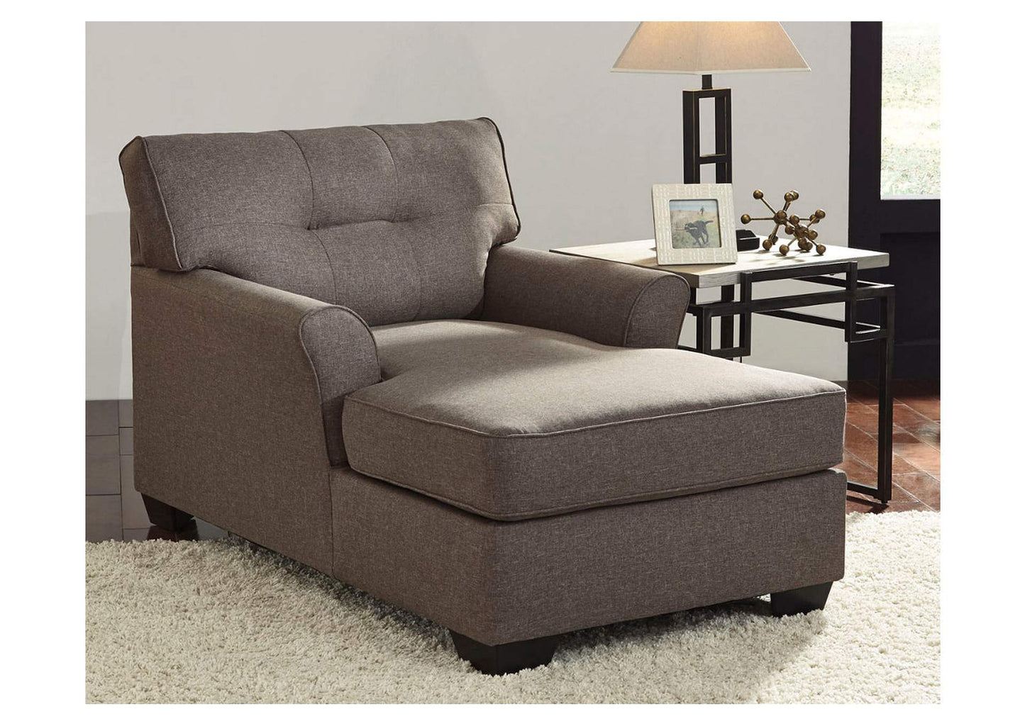 Tibbee Chaise