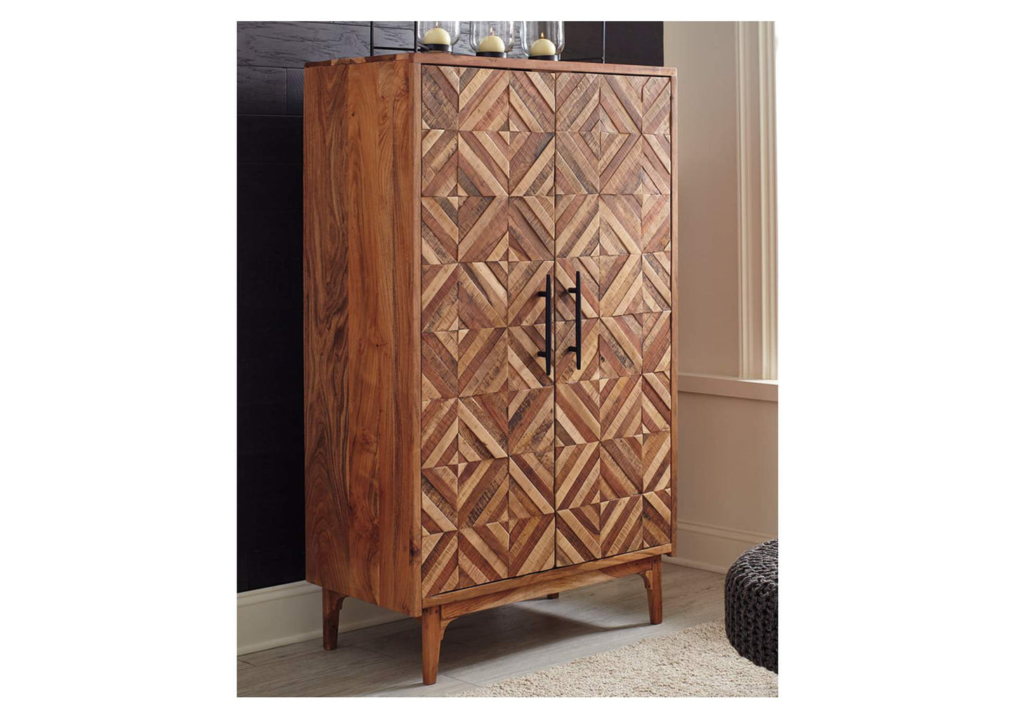 Gabinwell Accent Cabinet