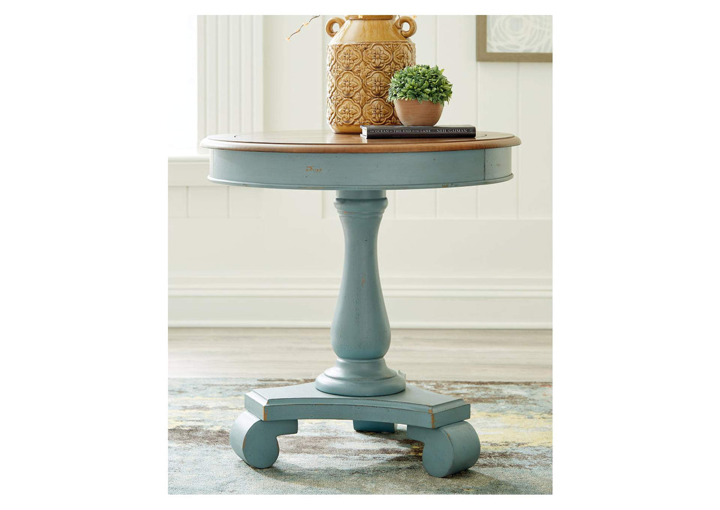 Mirimyn Accent Table