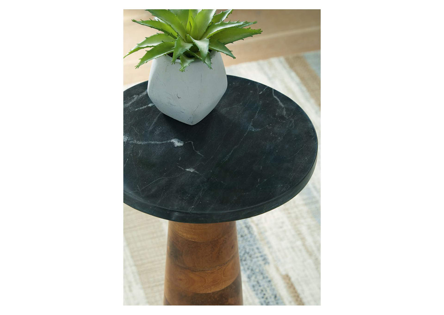 Quinndon Accent Table