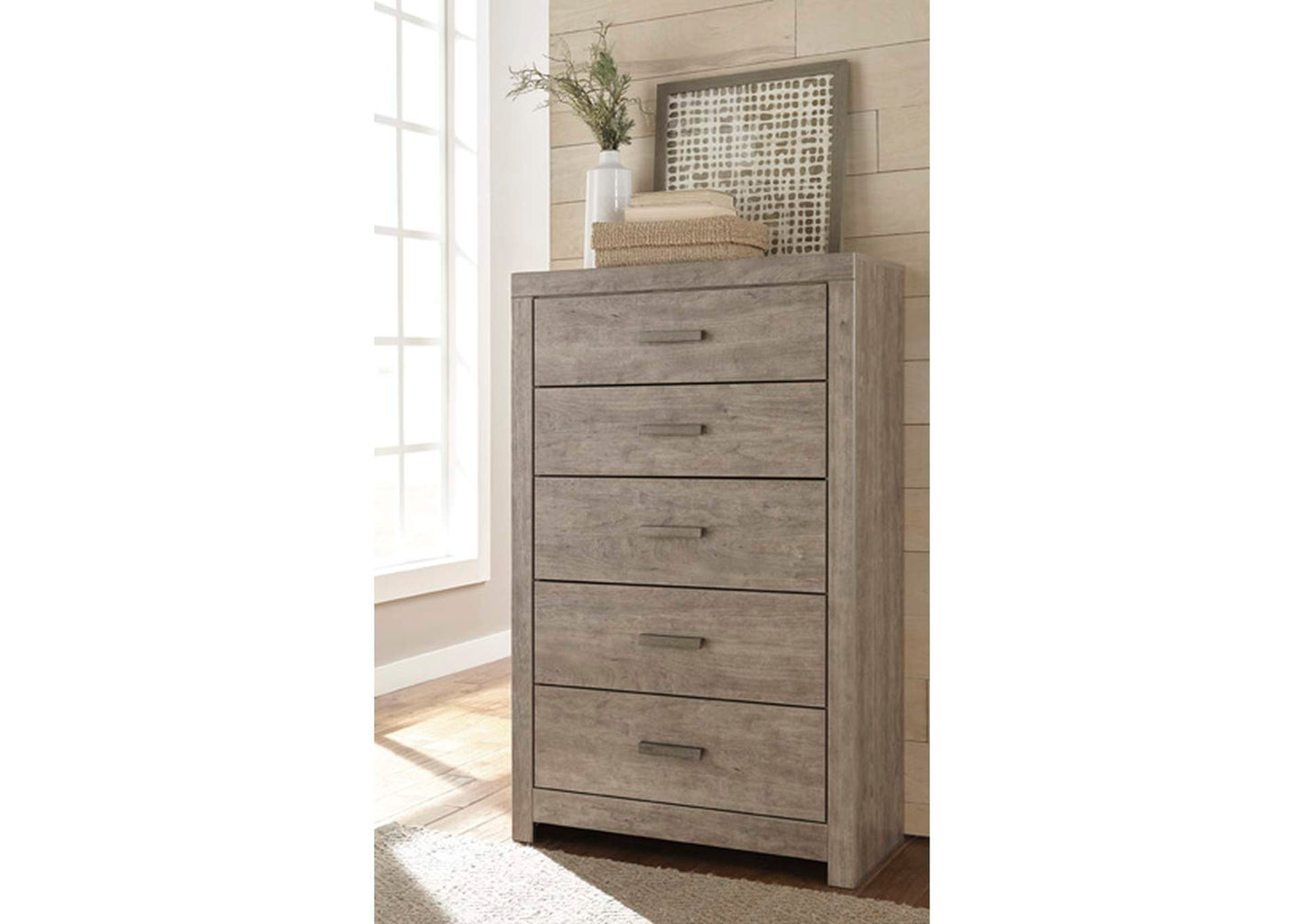 Culverbach Chest of Drawers