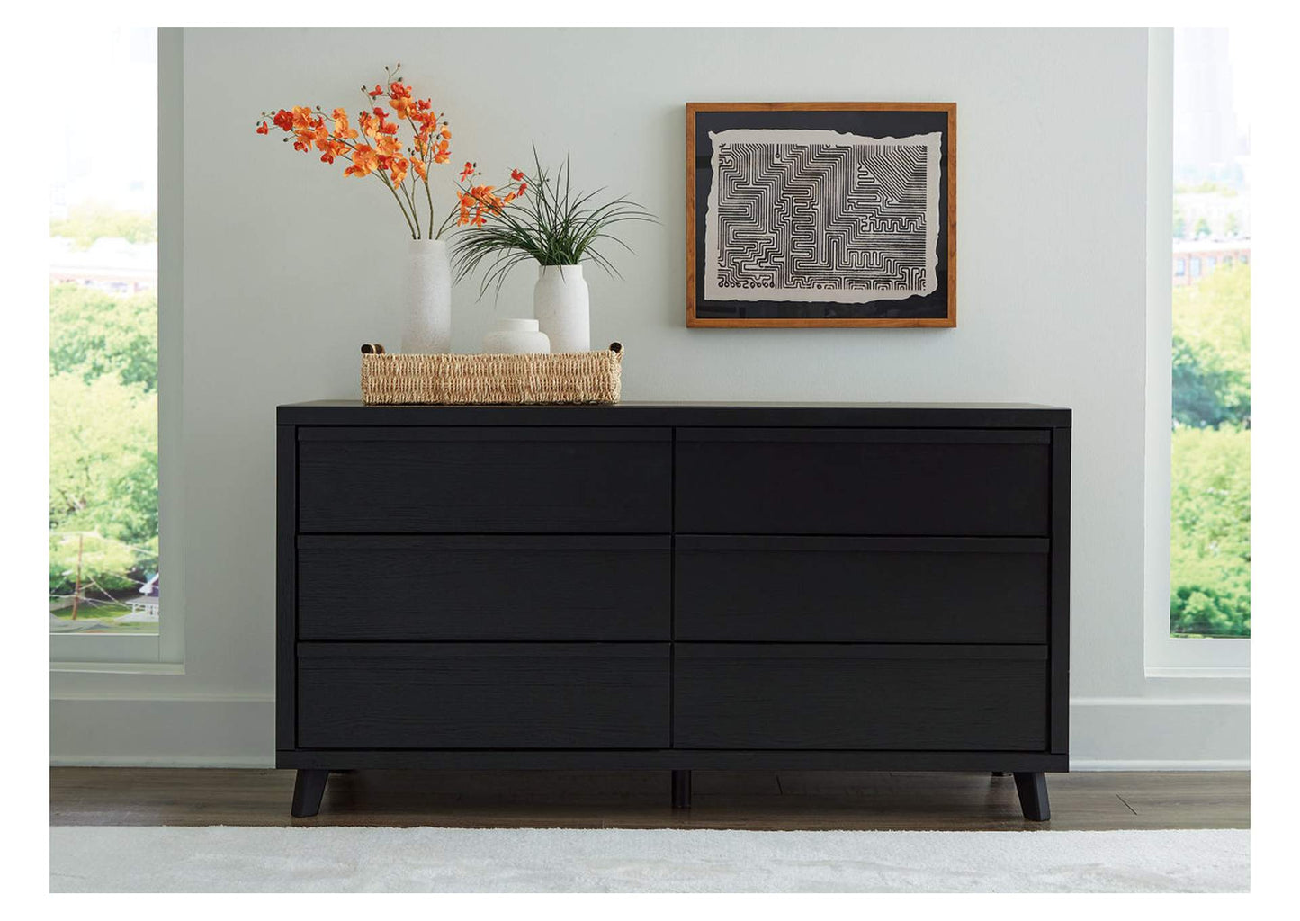 Danziar Dresser