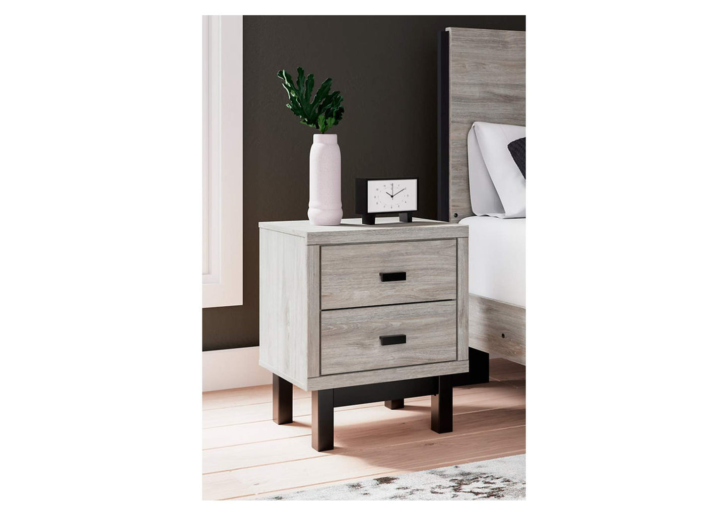 Vessalli Nightstand