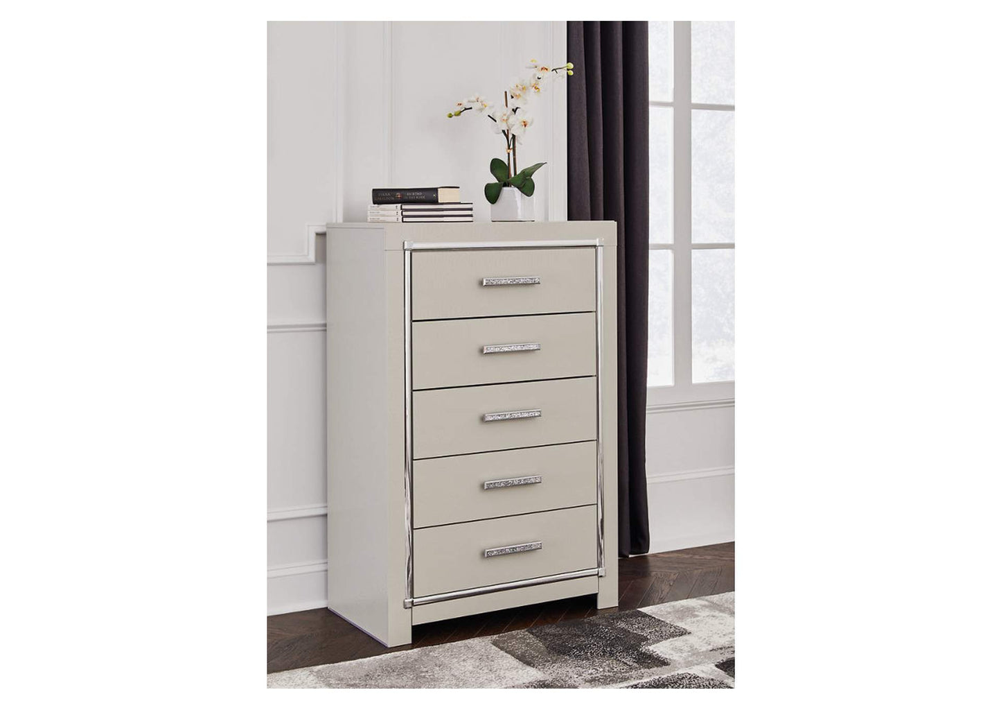 Zyniden Chest of Drawers