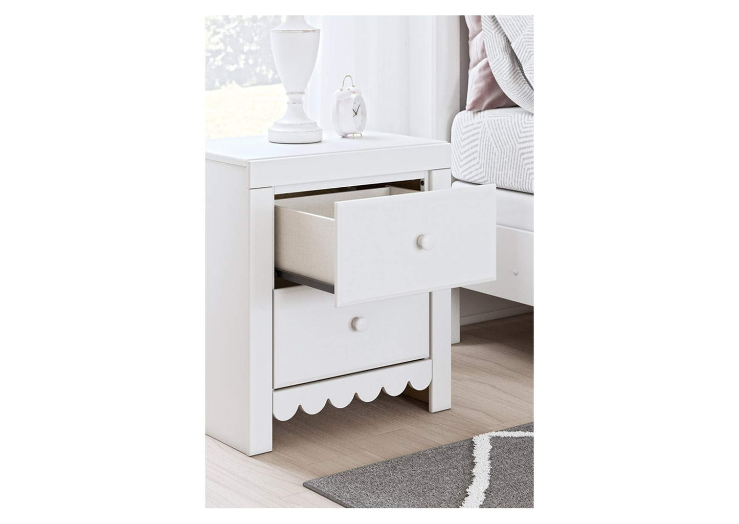 Mollviney Nightstand