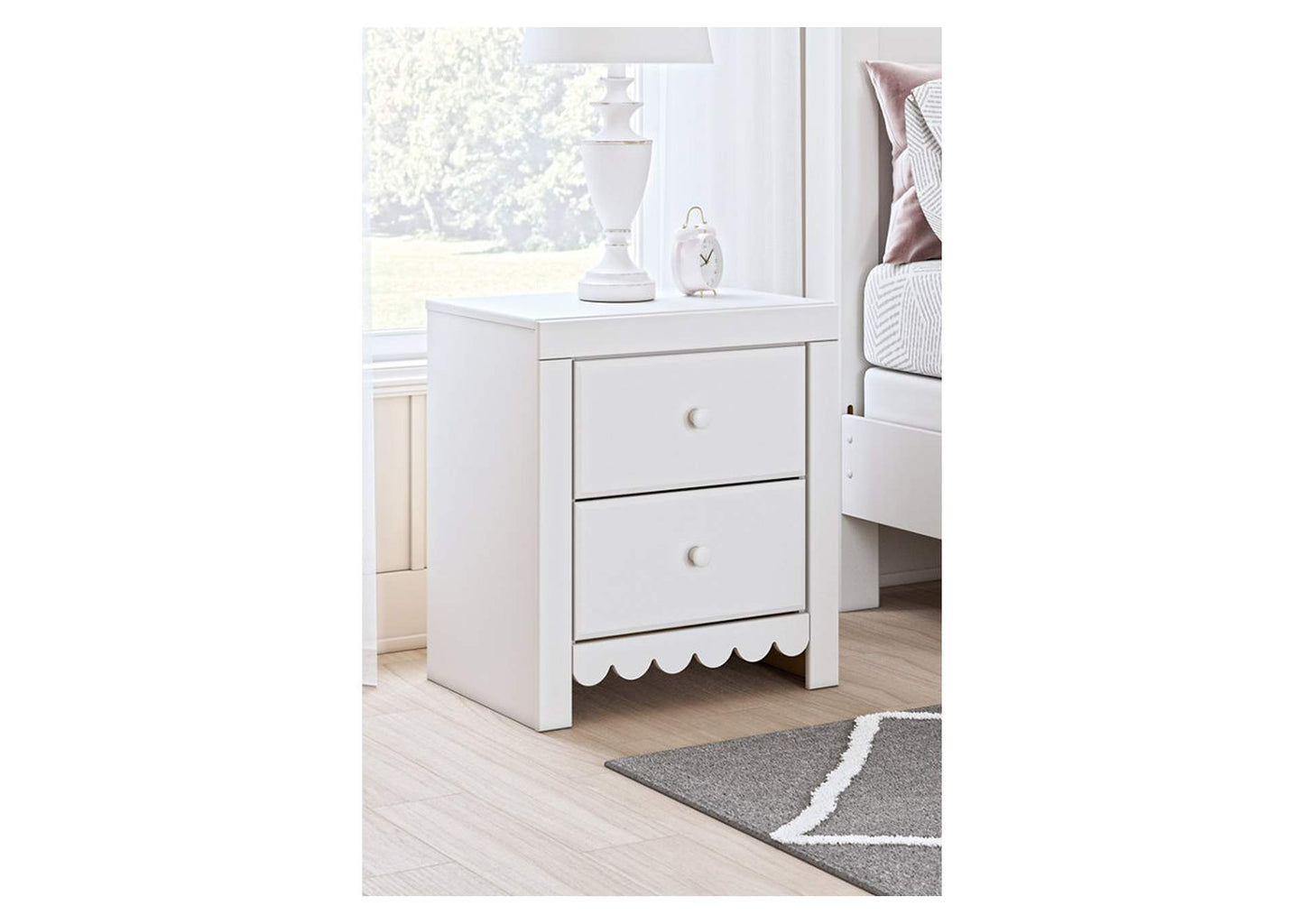 Mollviney Nightstand