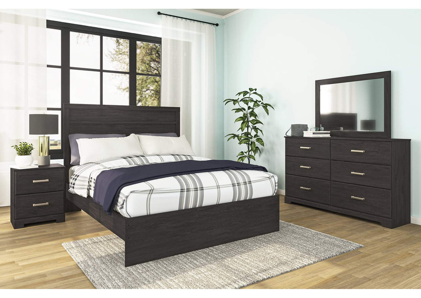 Belachime Queen Panel Bed