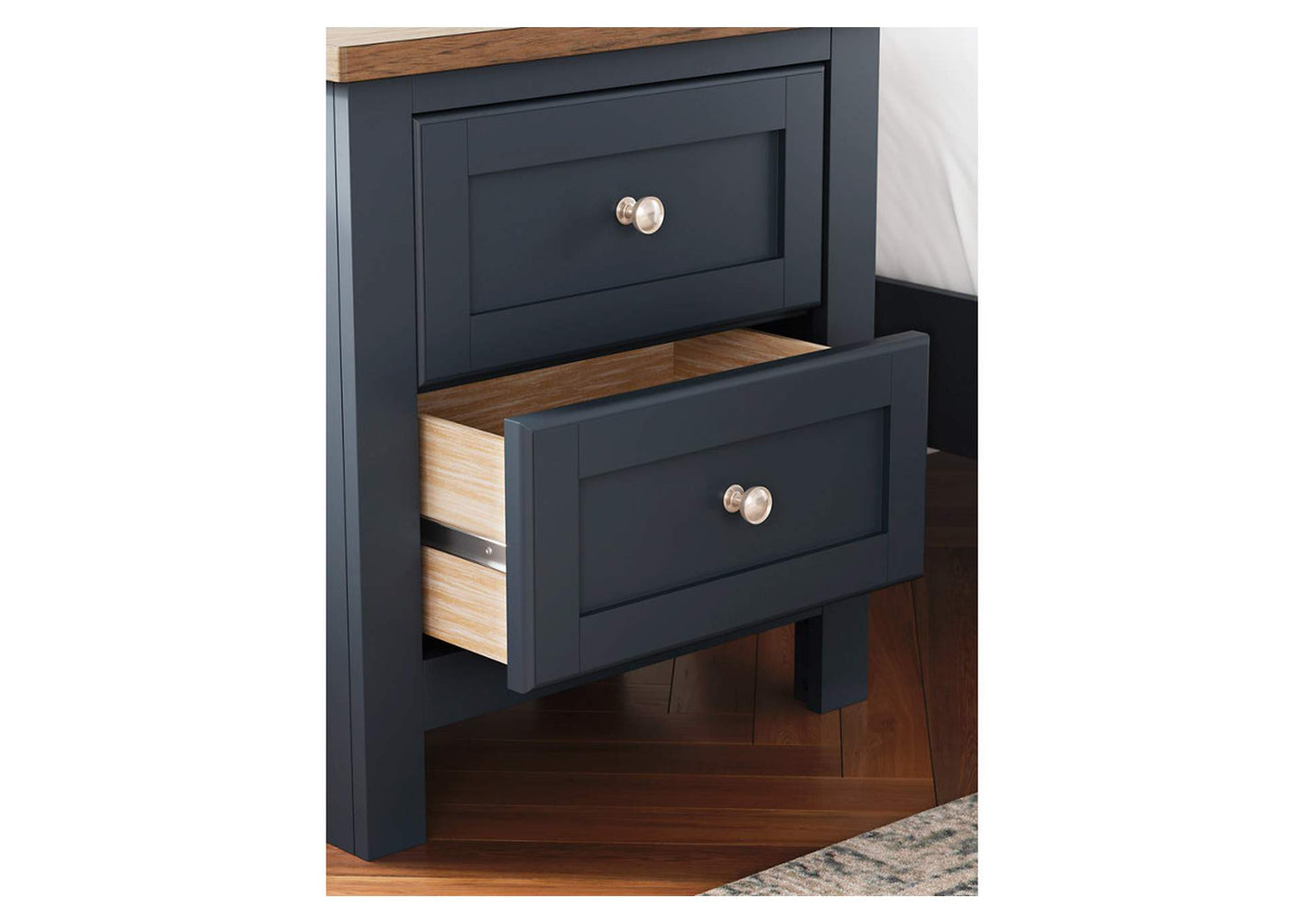 Landocken Nightstand