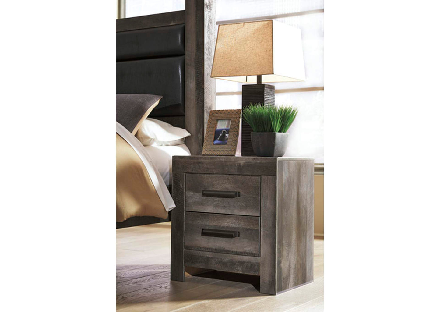 Wynnlow Nightstand