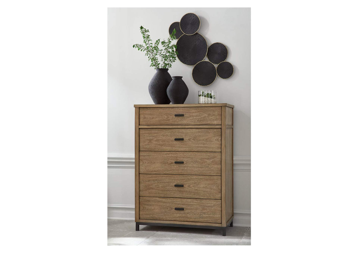 Tomtyn Chest of Drawers