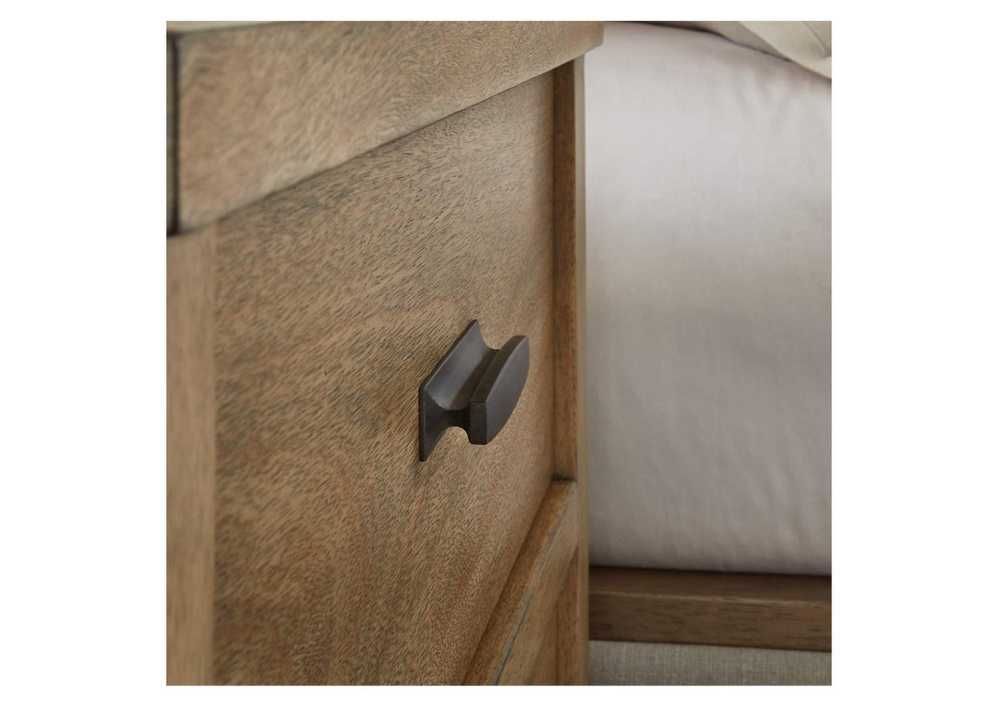 Tomtyn Nightstand