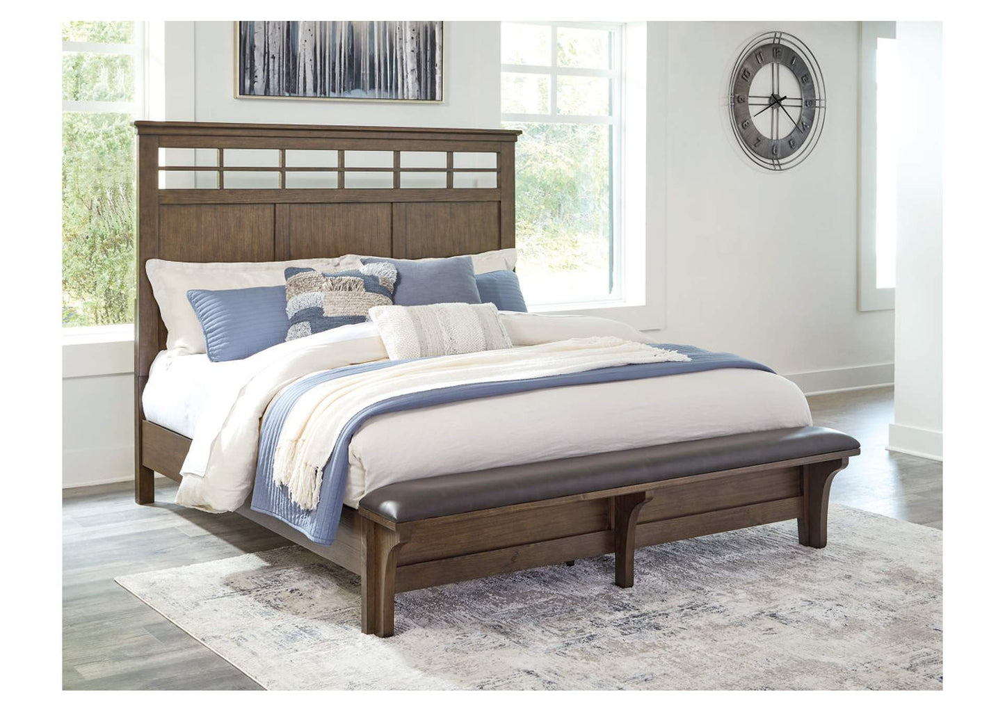 Shawbeck King Panel Bed