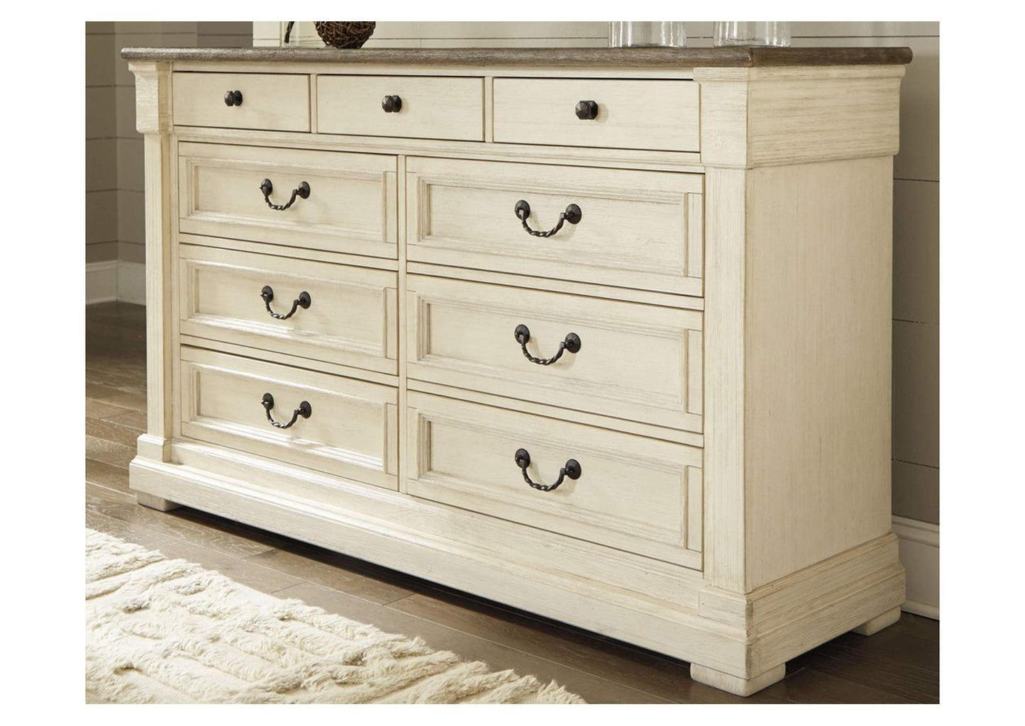 Bolanburg Dresser