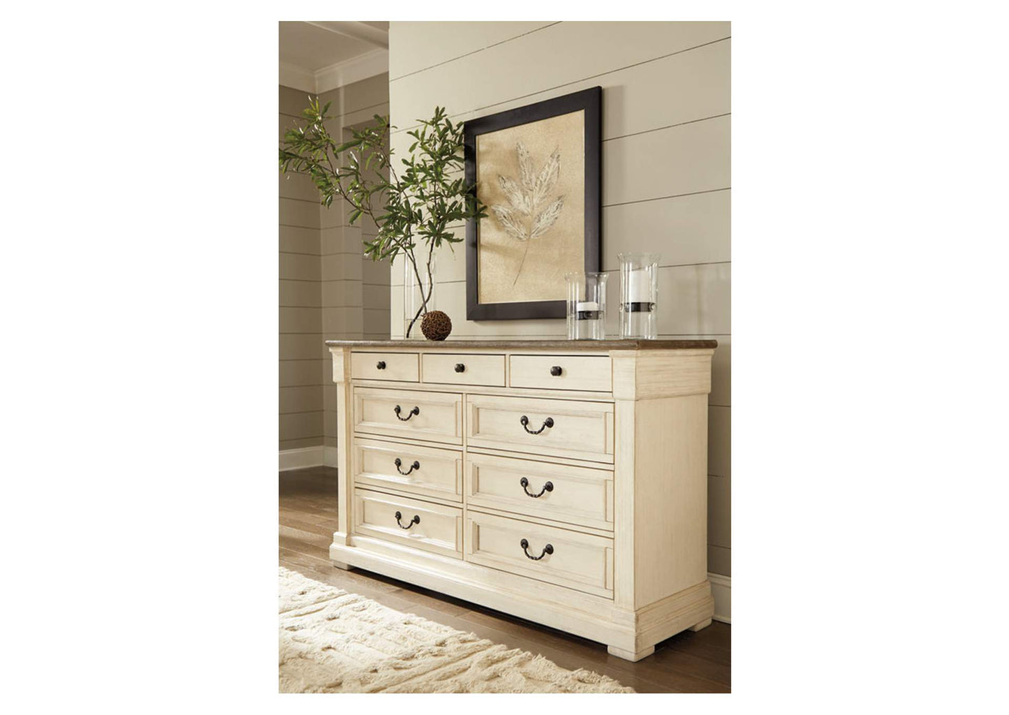 Bolanburg Dresser