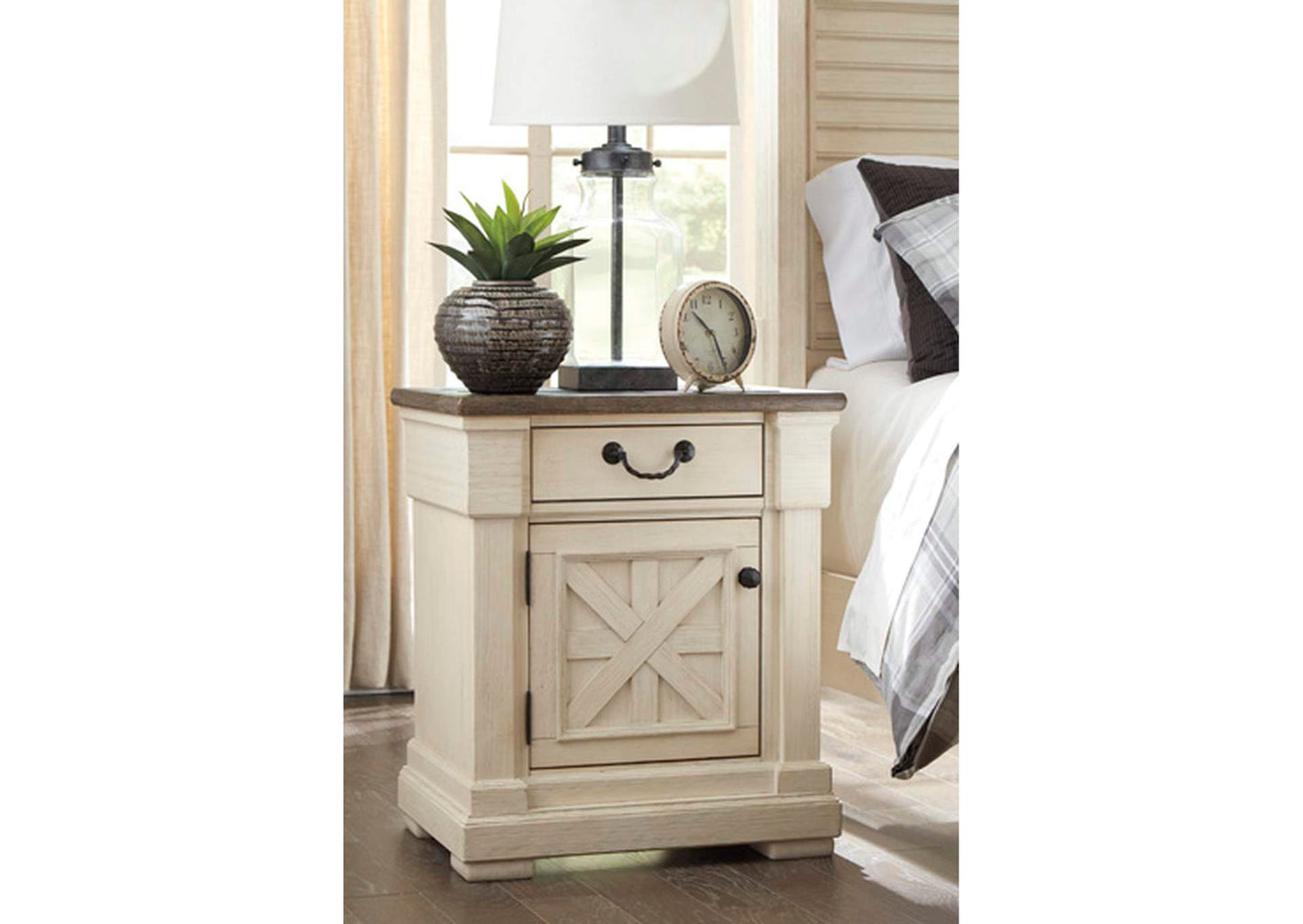 Bolanburg Nightstand