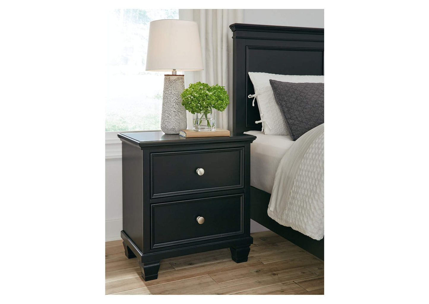 Lanolee Nightstand