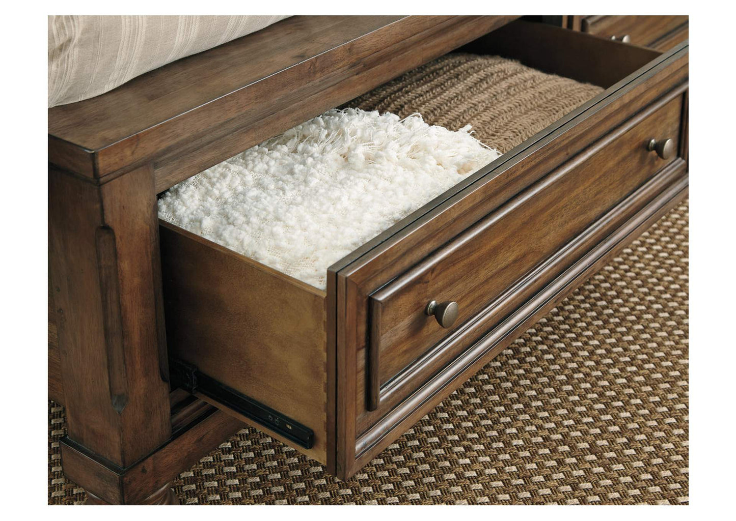 Flynnter Queen Panel Bed with 2 Storage Drawers