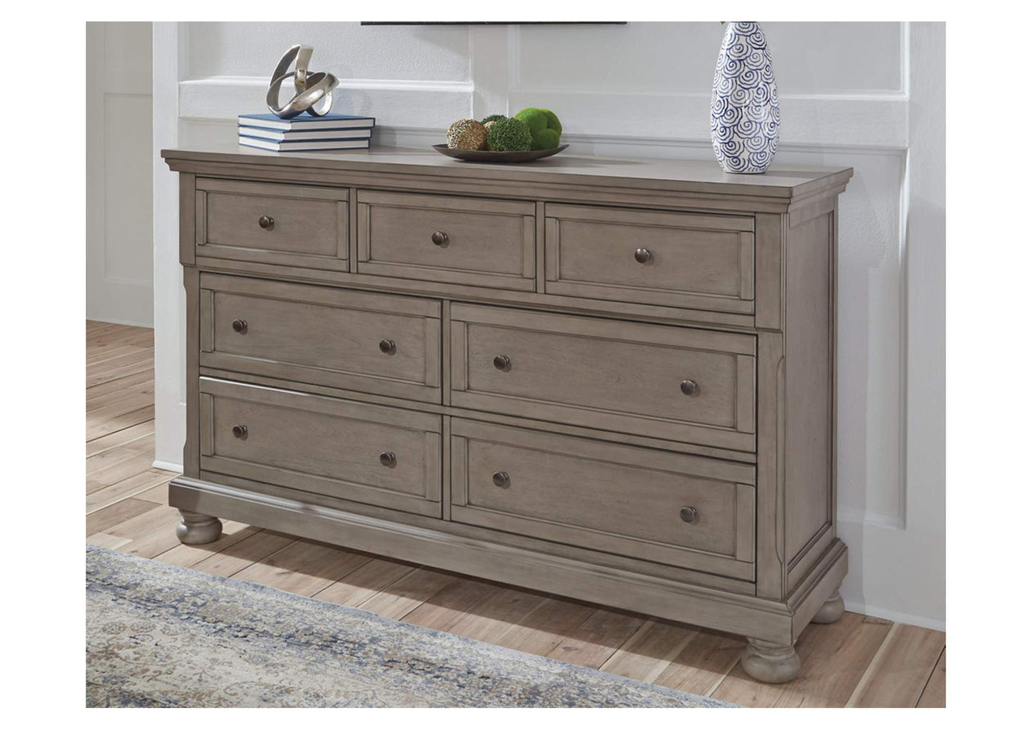 Lettner Dresser