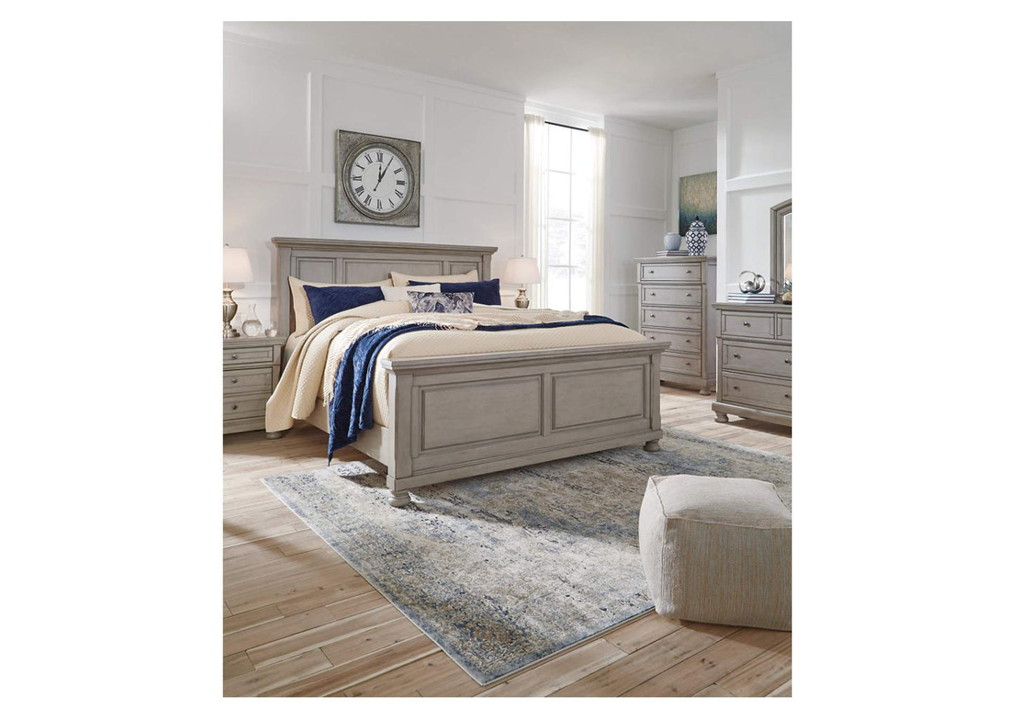 Lettner Queen Panel Bed