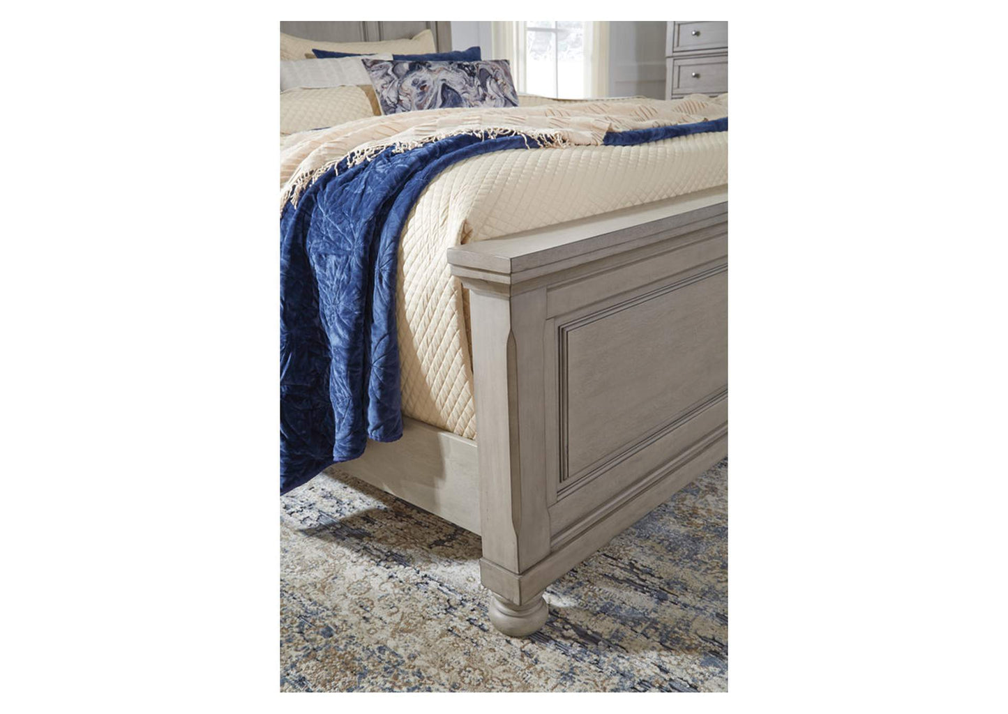 Lettner Queen Panel Bed