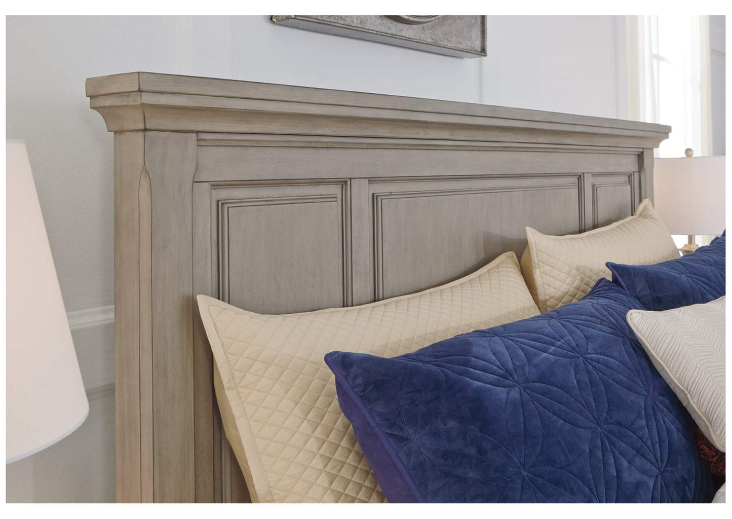 Lettner Queen Panel Bed