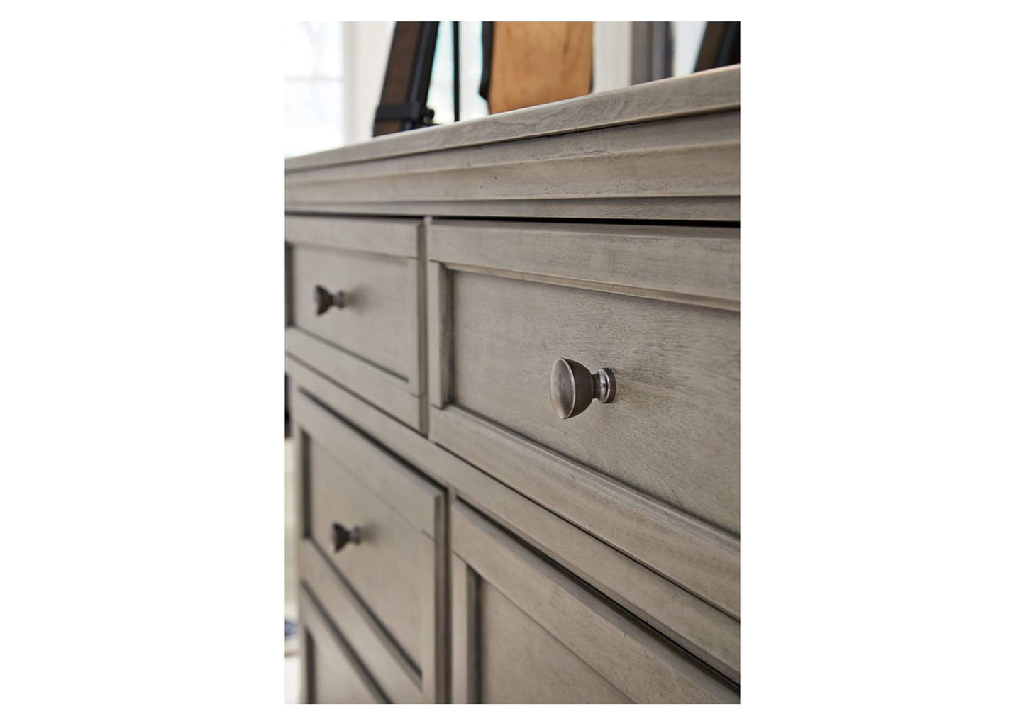 Lettner Dresser