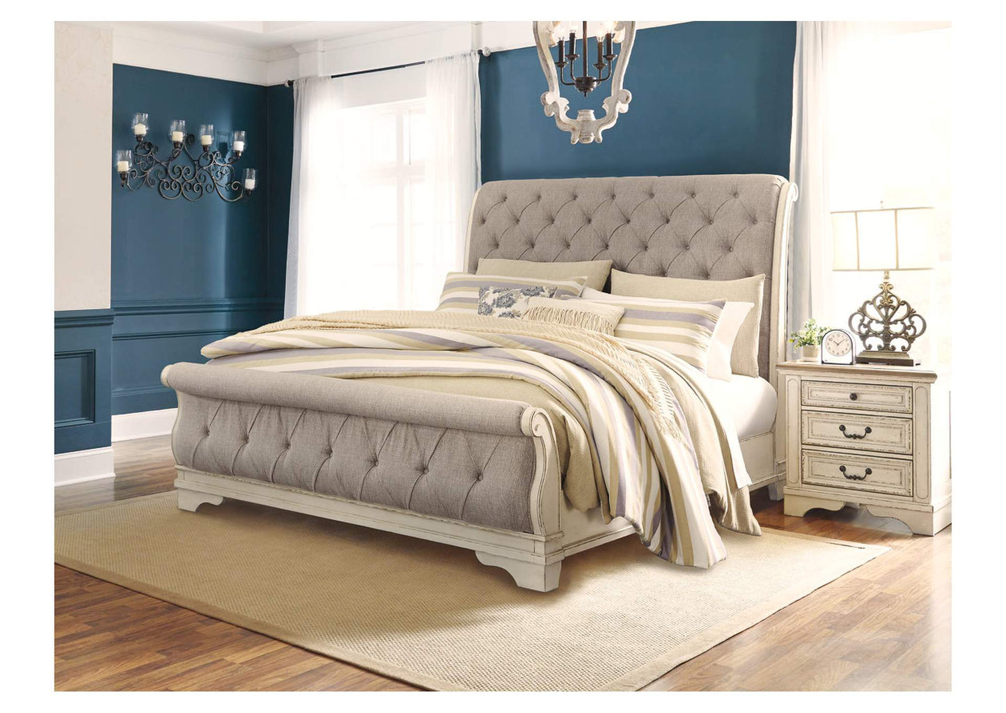 Realyn Queen Sleigh Bed