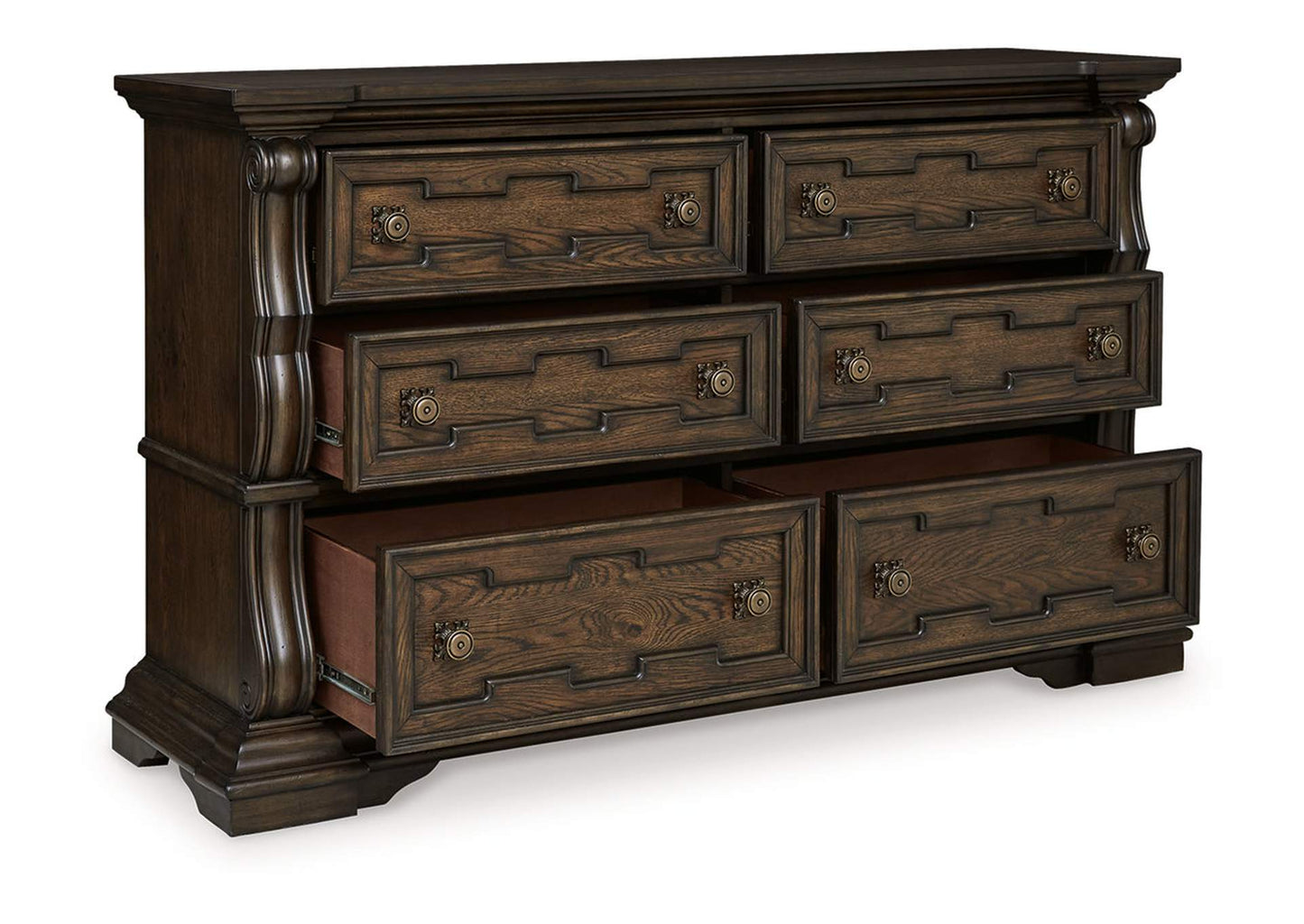 Maylee Dresser