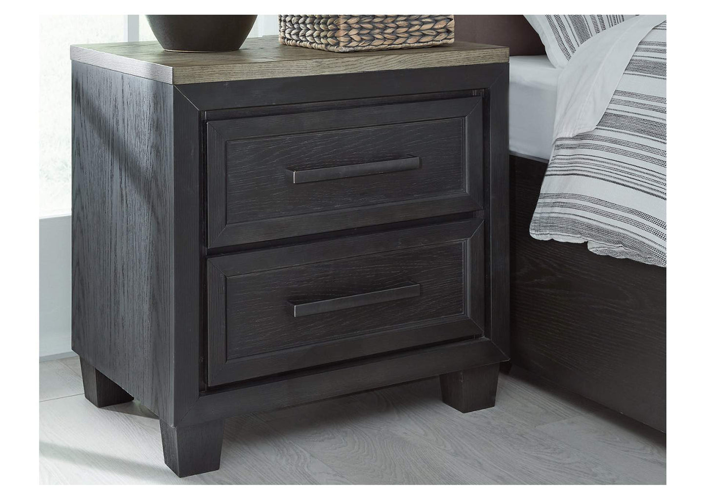 Foyland Nightstand