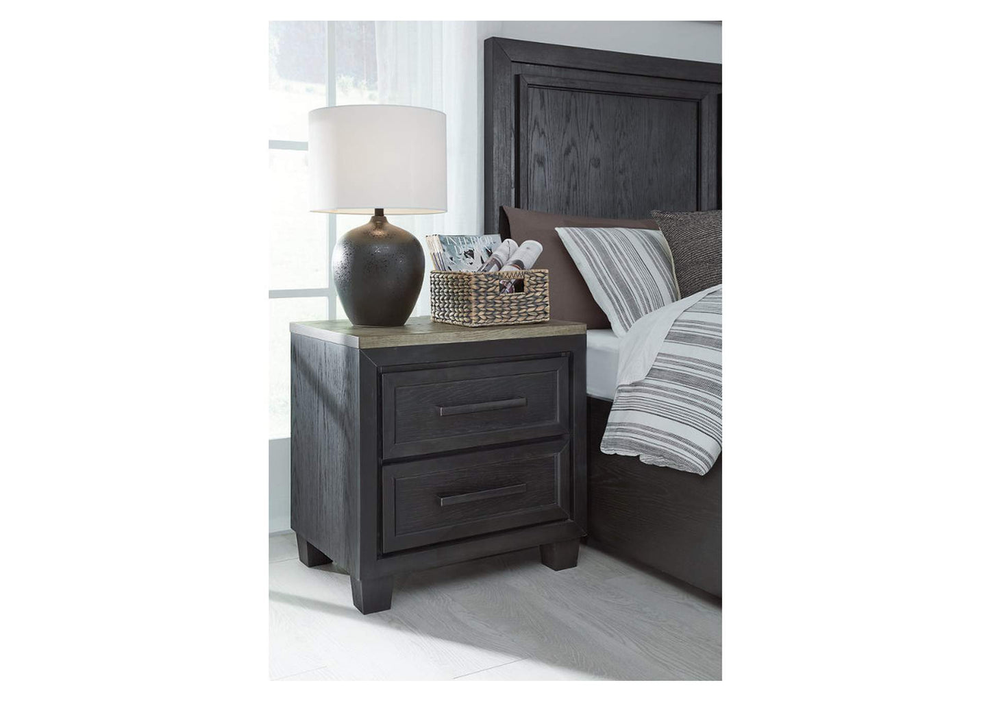 Foyland Nightstand