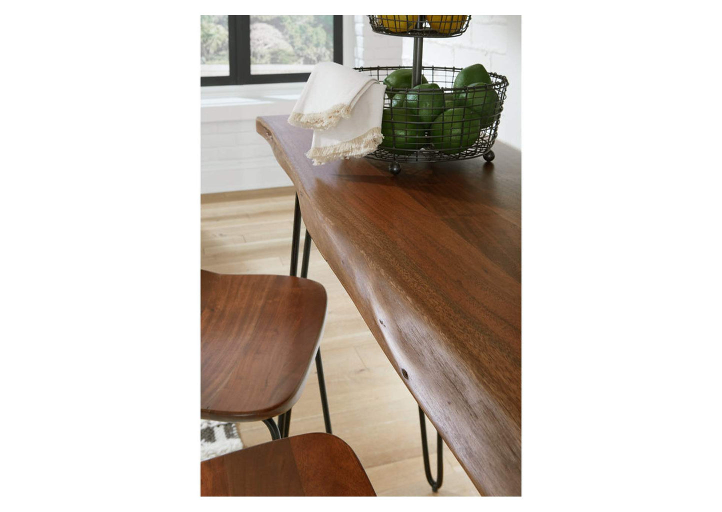 Wilinruck Counter Height Dining Table