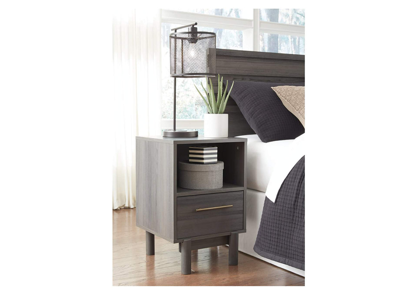 Brymont Nightstand