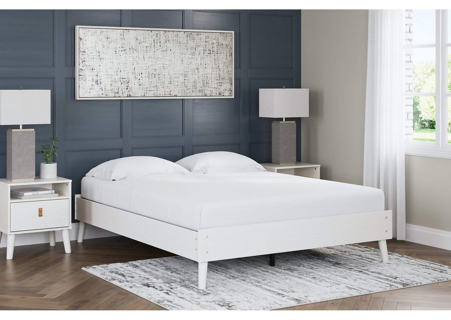 Aprilyn Queen Platform Bed