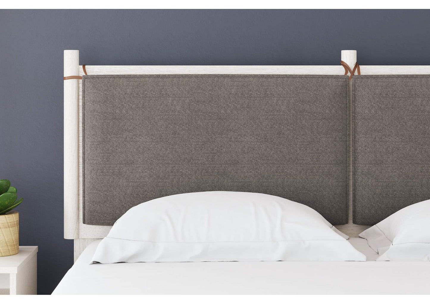 Aprilyn Queen Panel Bed