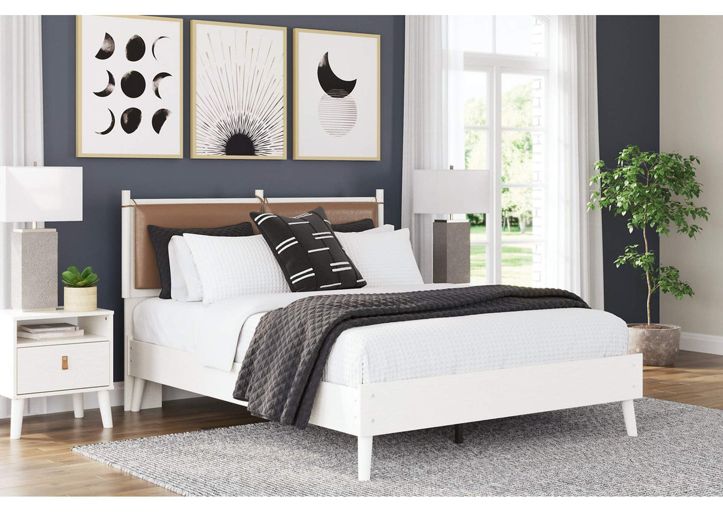 Aprilyn Queen Panel Bed