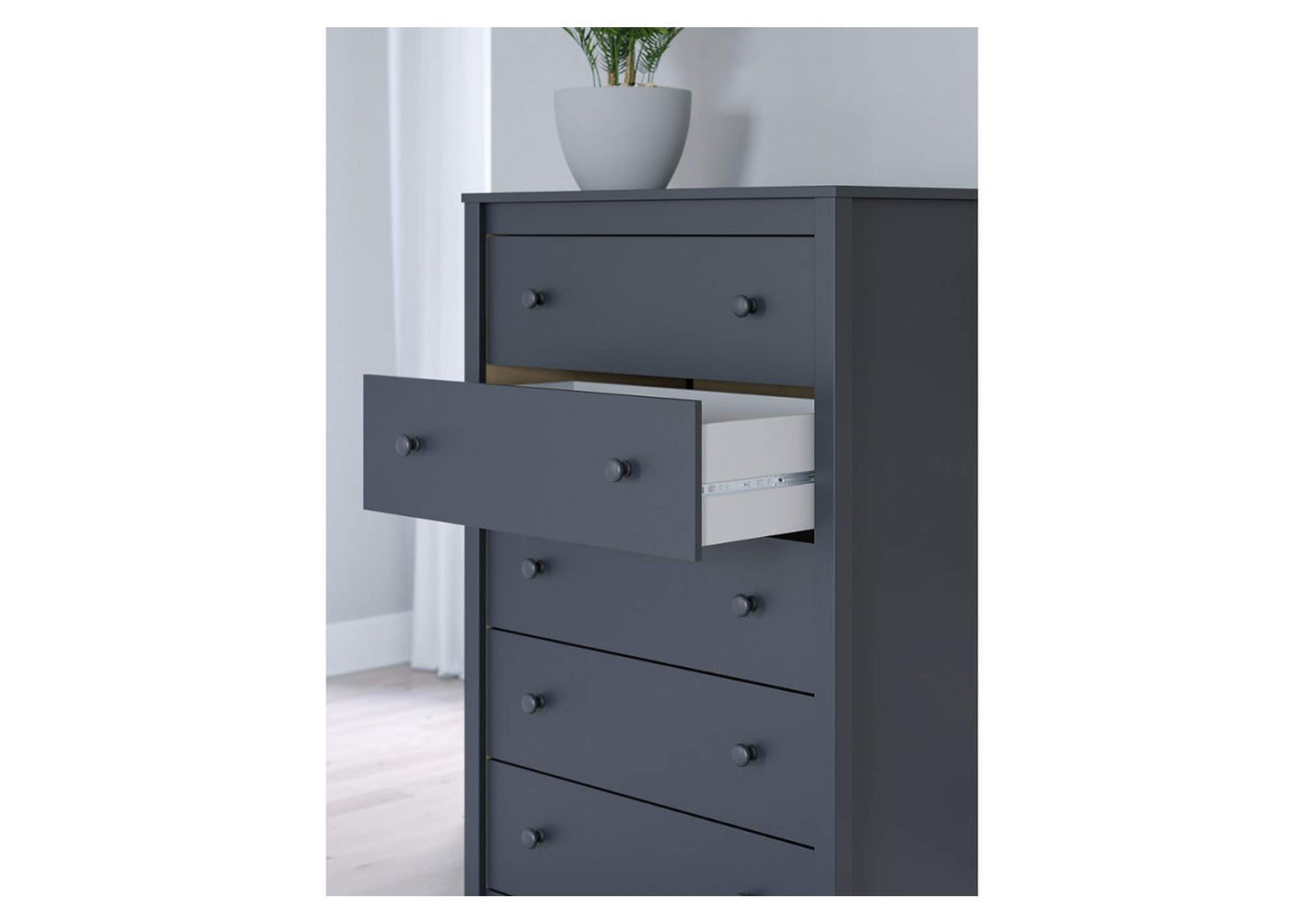 Simmenfort Chest of Drawers