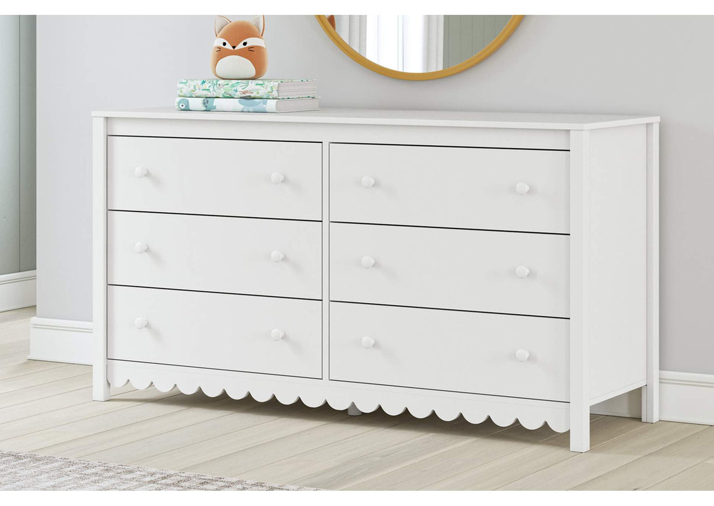 Hallityn Dresser