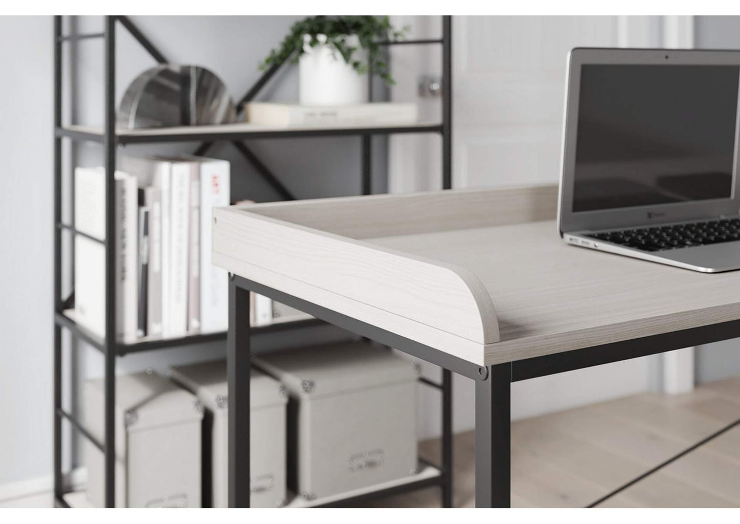 Bayflynn 43" Home Office Desk