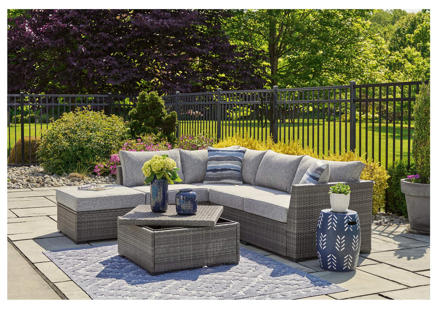 Petal Road Outdoor Loveseat Sectional/Ottoman/Table Set (Set of 4)