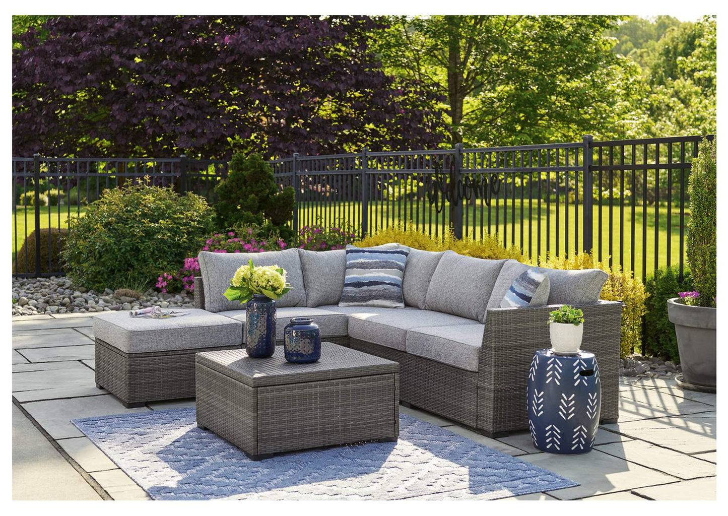 Petal Road Outdoor Loveseat Sectional/Ottoman/Table Set (Set of 4)