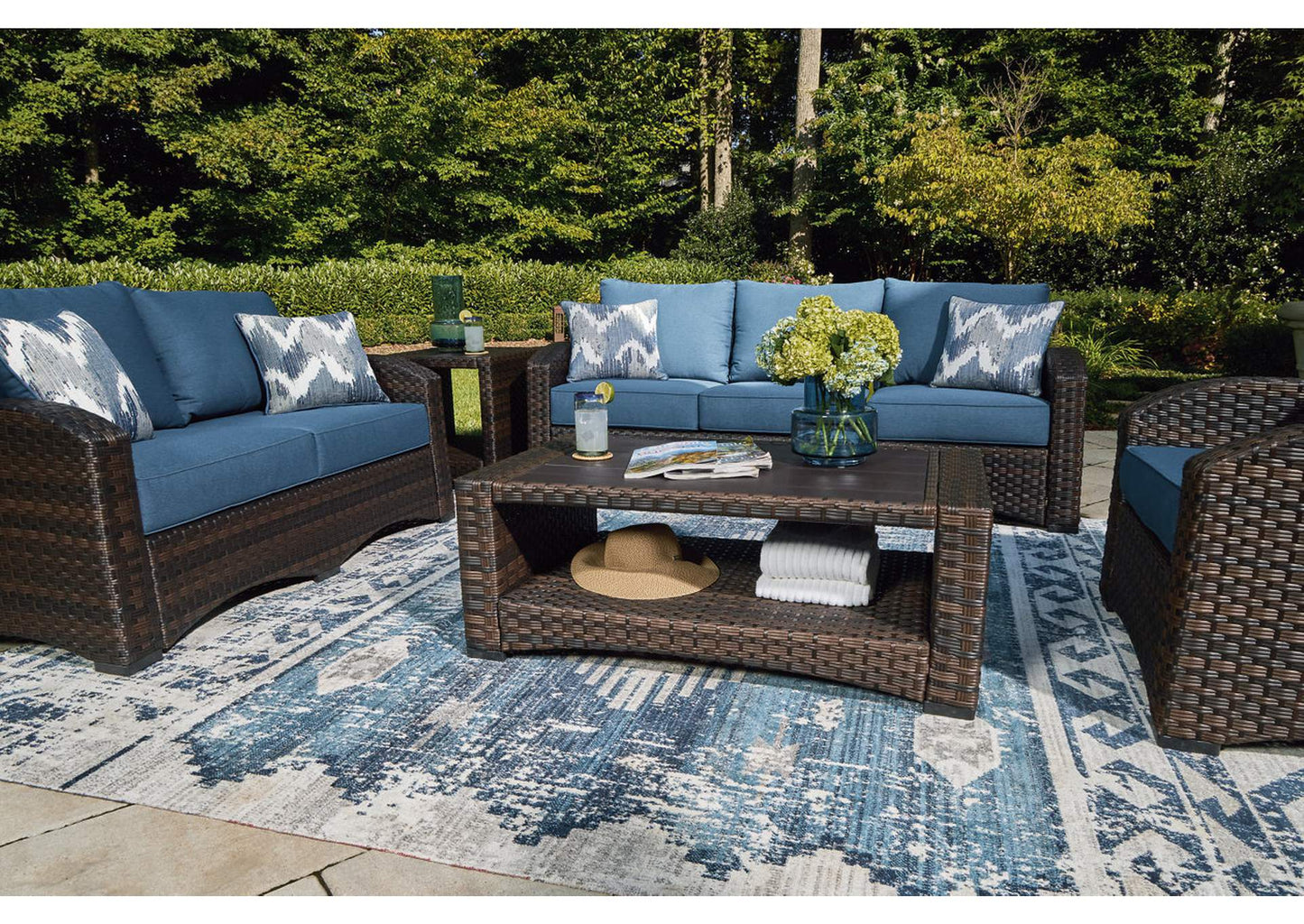 Windglow Outdoor Sofa with Cushion