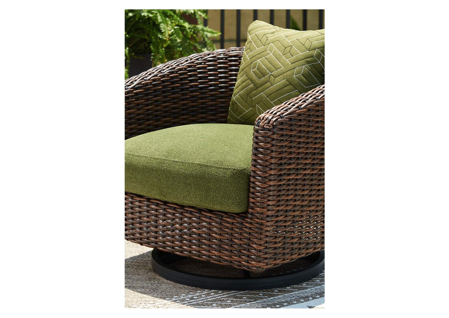 Horizon Hall Outdoor Swivel Lounge Chair with Cushion