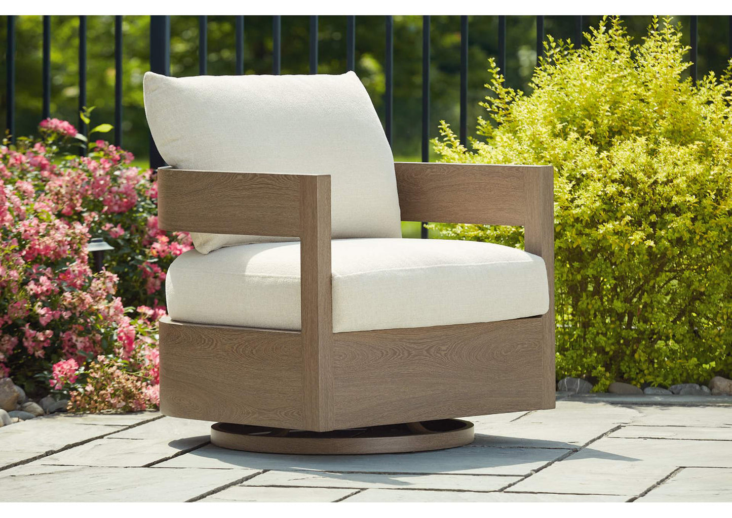 Serene Bay Outdoor Swivel Glider Chair with Cushion