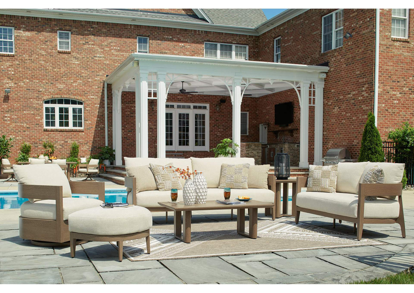 Serene Bay Outdoor Loveseat with Cushion