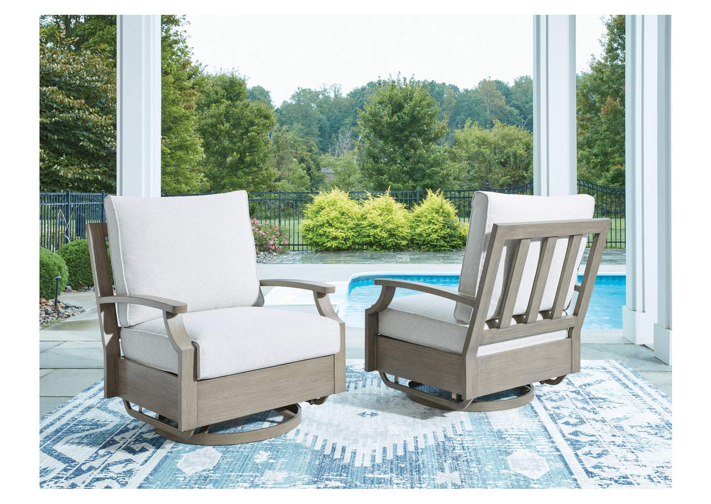 Rainier Ranch Outdoor Swivel Glider Chair with Cushion