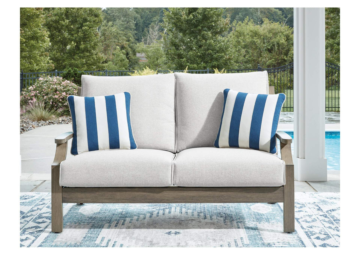 Rainier Ranch Outdoor Loveseat with Cushion