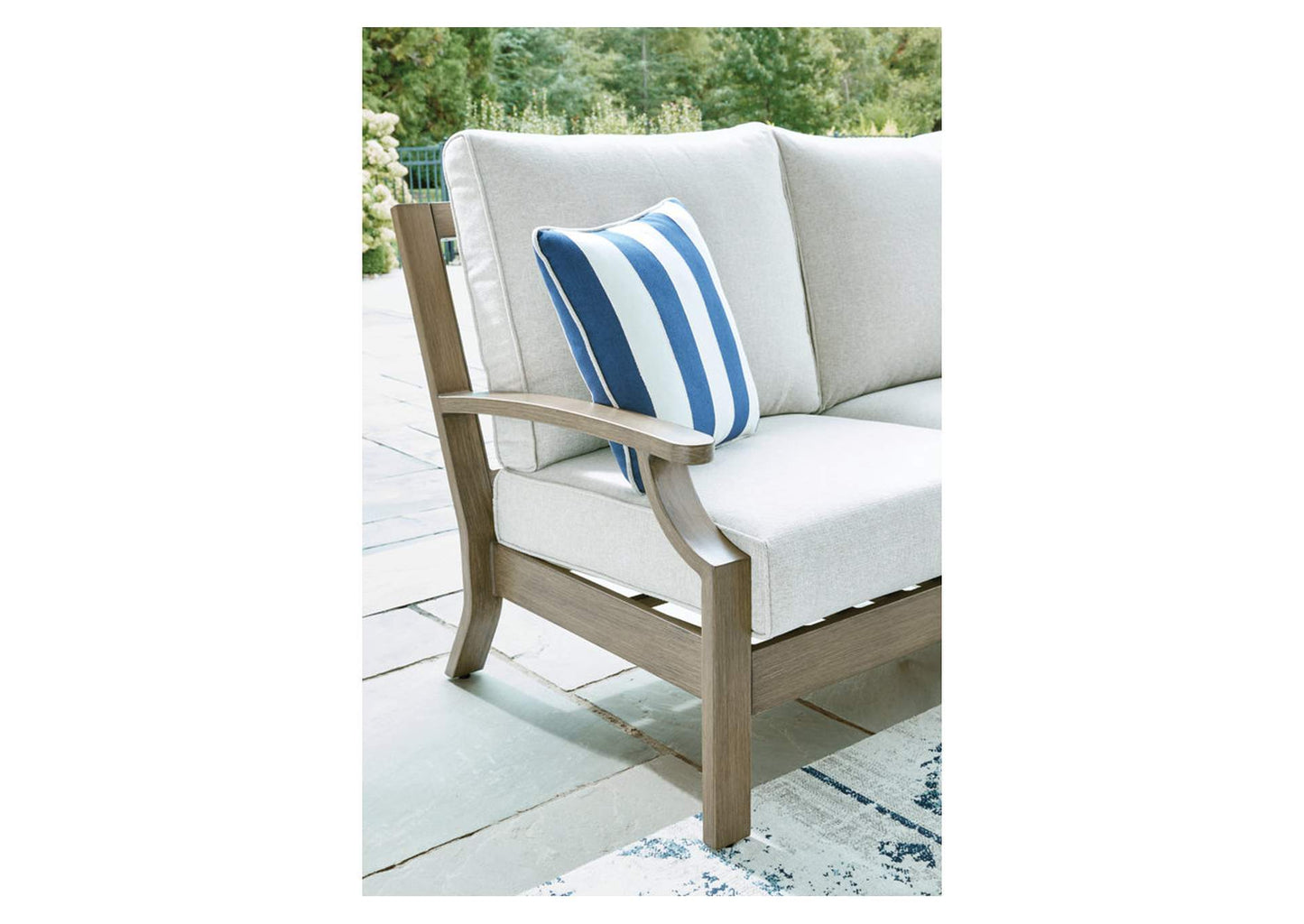 Rainier Ranch Outdoor Loveseat with Cushion