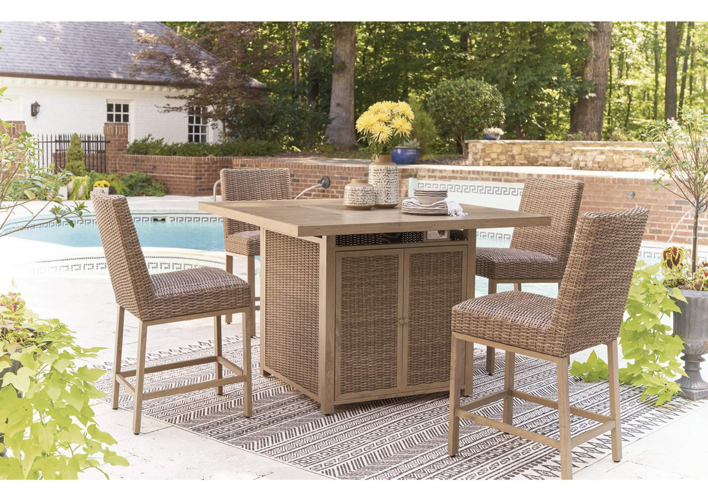 Walton Bridge Outdoor Bar Table and 4 Barstools